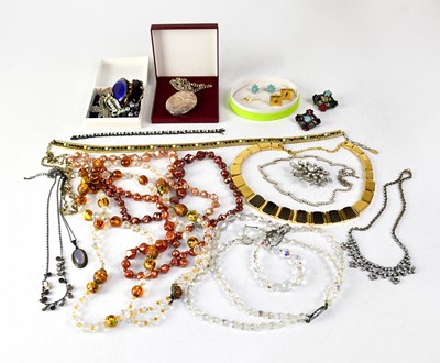 Lot 956 - A group of vintage costume jewellery, to...