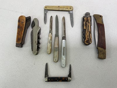 Lot 59 - A collection of penknives and fruit knives...