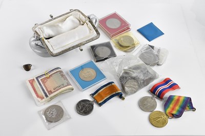 Lot 600 - A small collection of English commemorative,...