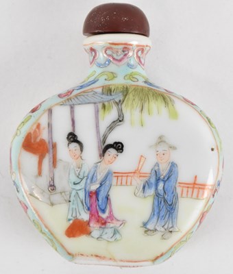 Lot 731 - A late 19th/early 20th century Chinese Famille...