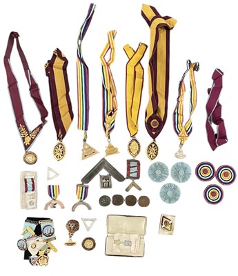 Lot 382 - A collection of twenty Masonic jewels...