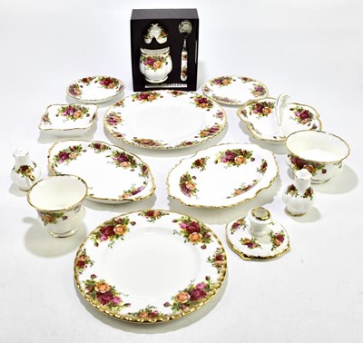 Lot 618 - ROYAL ALBERT; an 'Old Country Roses' pattern...