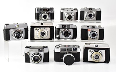 Lot 404 - A quantity of vintage cameras to include...