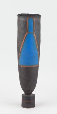 Lot 610 - ROBIN WELCH (1936-2019); a tall stoneware...