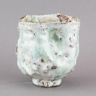 Lot 189 - ASHLEY HOWARD (born 1963); a stoneware yunomi...