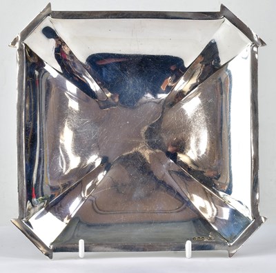 Lot 788 - HARRISON BROTHERS AND HOWSON; a George VI Art...