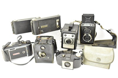 Lot 384 - A collection of seven vintage cameras...