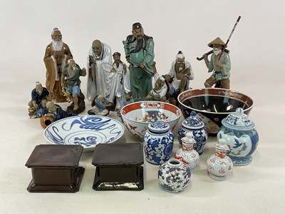 Lot 269 - A quantity of Chinese ceramic figures, bowls...