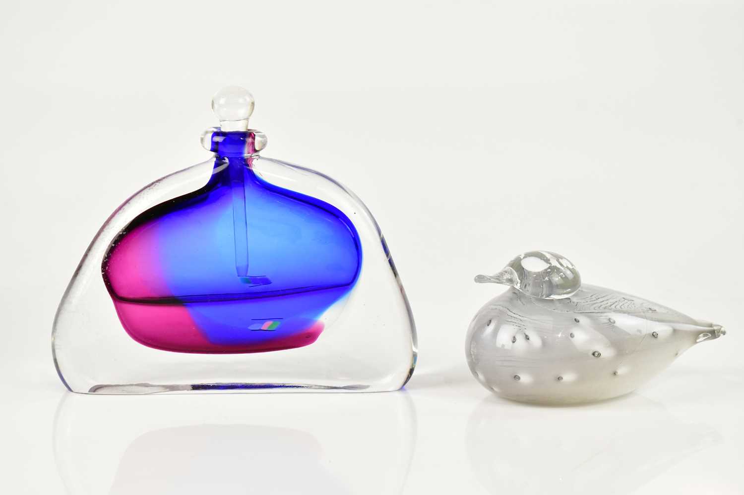Lot 109 - OIVA TOIKKA FOR NUUTAJARVI; a contempory glass...