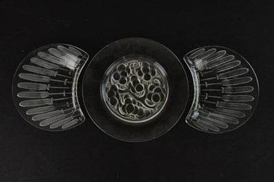 Lot 123 - LALIQUE FRANCE; two 'Jaffa' clear and frosted...