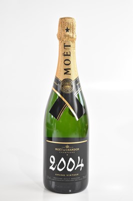 Lot 772 - CHAMPAGNE; a bottle of Moet & Chandon 2004...