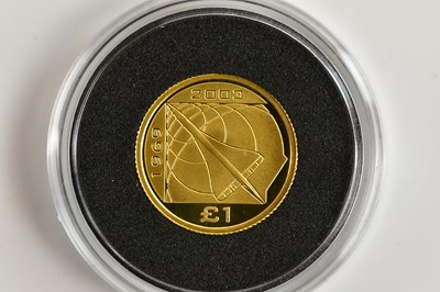 Lot 626 - An encapsulated and boxed proof gold one pound...