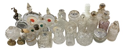Lot 595 - A collection of approximately twenty-five...
