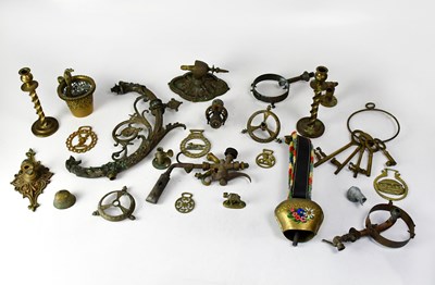 Lot 800 - A small quantity of brass and metal lamp...