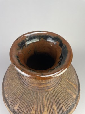 Lot 711 - SIDDIG EL NIGOUMI (1931-1996); a stoneware...