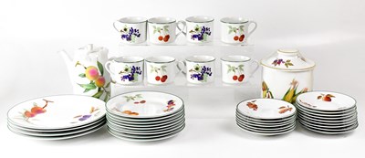 Lot 194 - ROYAL WORCESTER; a collection of 'Evesham Vale'...