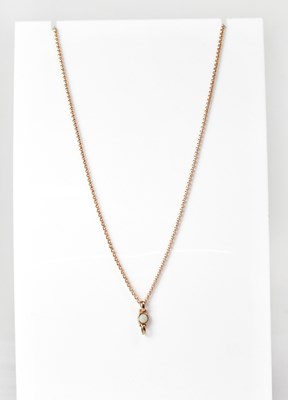 Lot 1085 - A 9ct rose gold fine belcher link chain,...