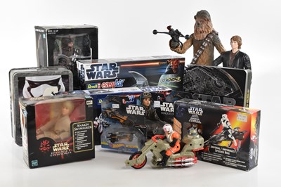 Lot 7 - STAR WARS; a collection of Sar Wars toys, to...