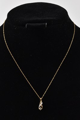 Lot 961 - A 9ct gold dainty thin necklace, with hoop...