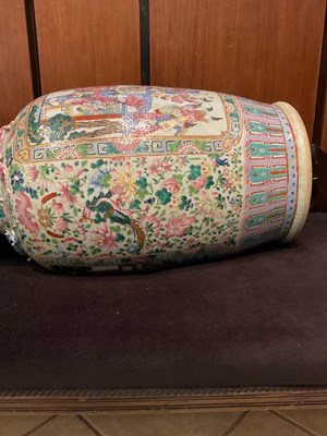 Lot 1000 - A large 19th century Chinese Canton Famille...