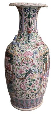 Lot 1000 - A large 19th century Chinese Canton Famille...