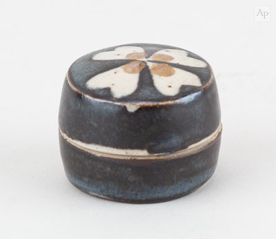 Lot 309 - JOHN MALTBY (1936-2020); a small stoneware box...