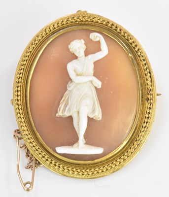 Lot 541 - A 19th century yellow metal framed oval cameo...