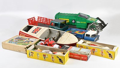 Lot 137 - A collection of vintage toys and games...