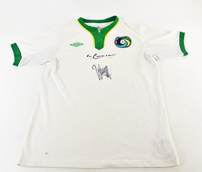 Lot 1208 - NEW YORK COSMOS; a signed retro style football...