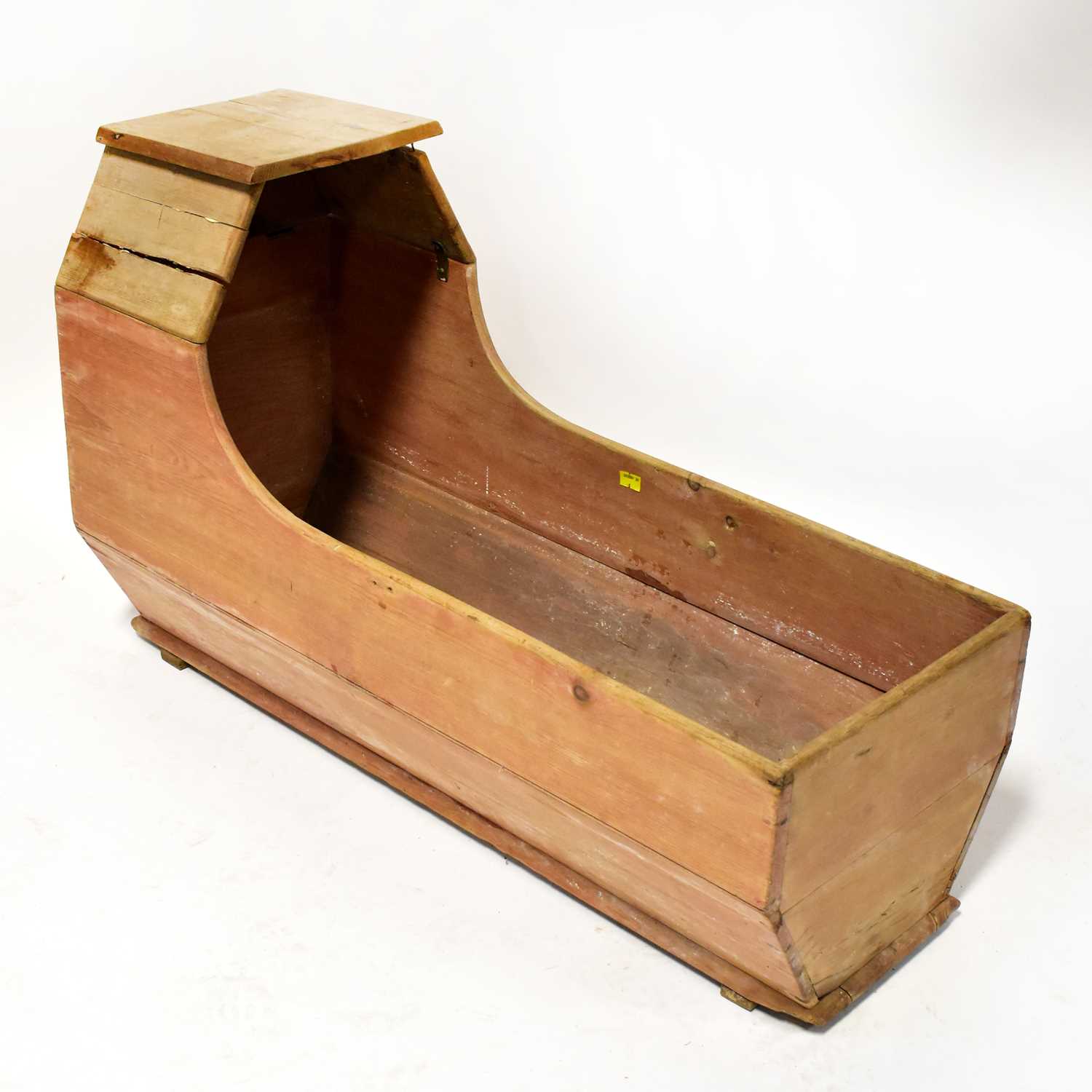 Lot 31 - A 19th century pine rocking crib, 60 x 92 x 37cm.