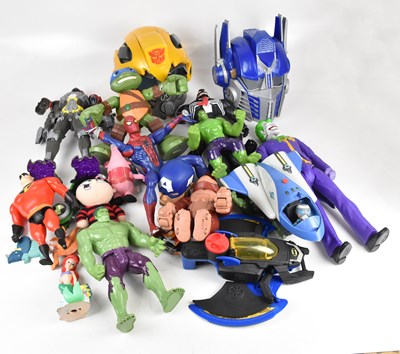 Lot 106 - A collection of loose action figures including...