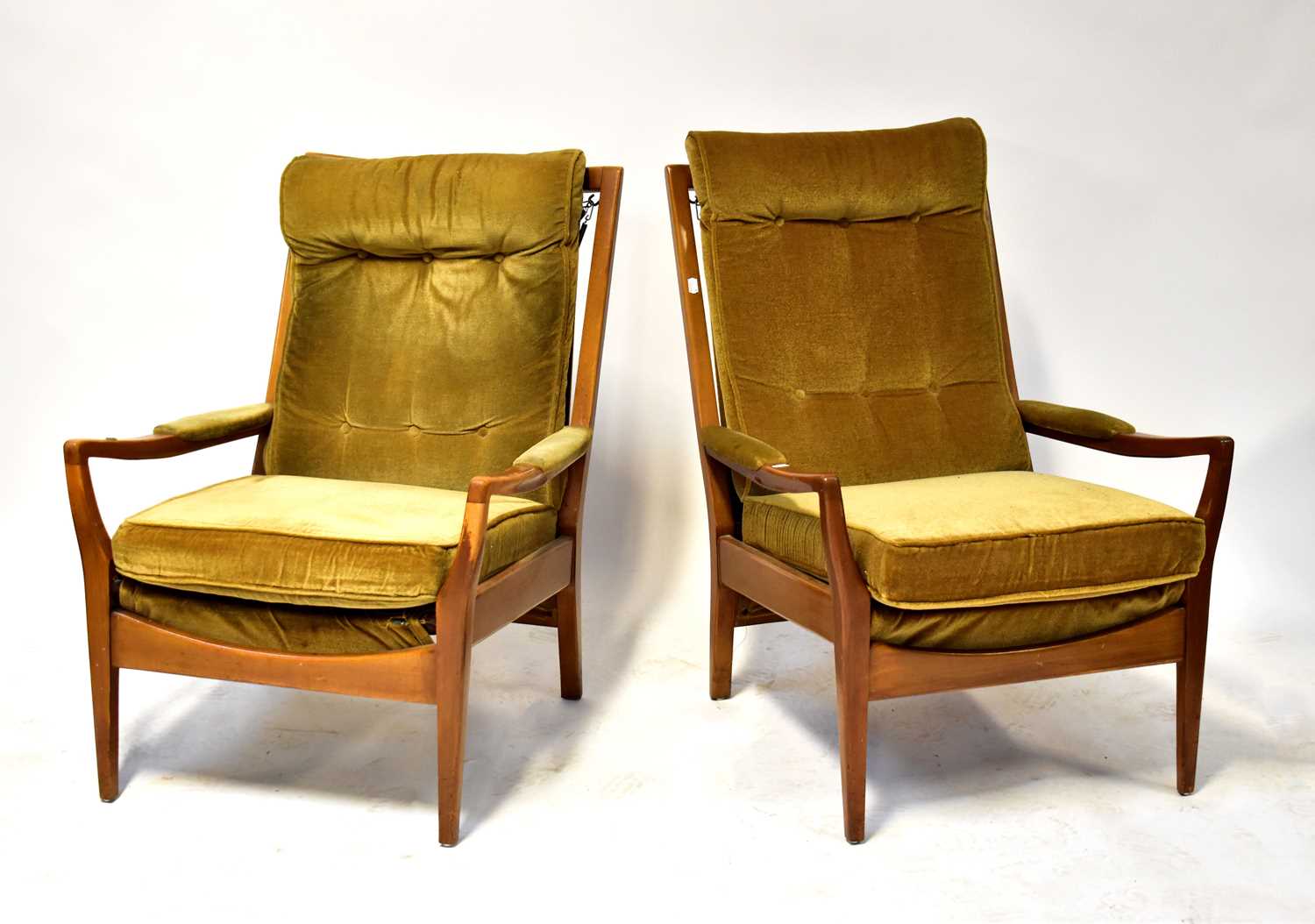 Lot 14 - CINTIQUE; a retro teak two-seater settee