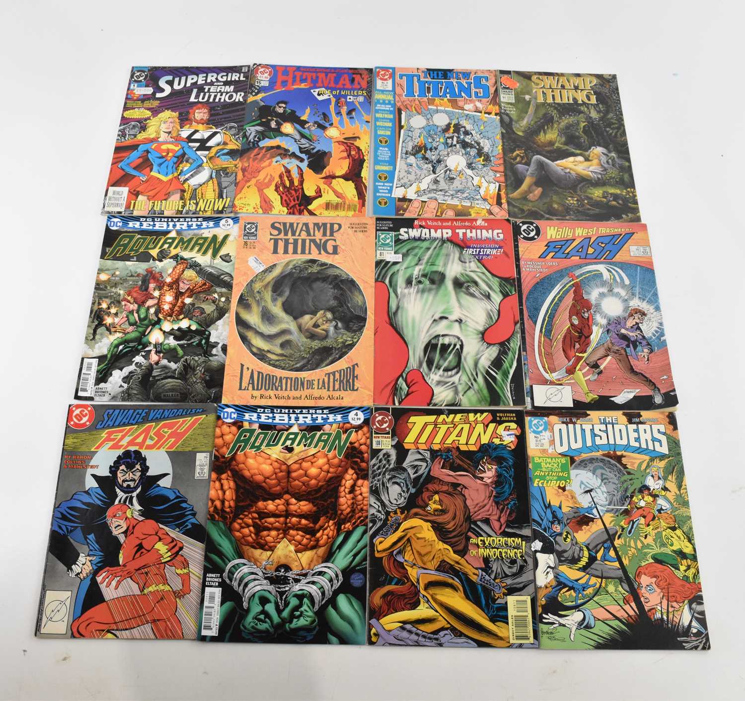 Lot 205 - DC COMICS; a large collection of 300+ comics,