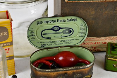 Lot 2550 - SMITH'S CRISPS; an advertising glass jar and...