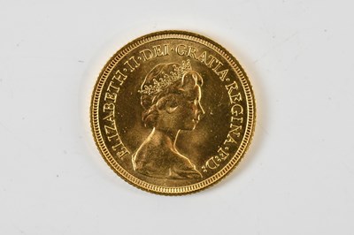 Lot 709 - An Elizabeth II full sovereign, 1981.