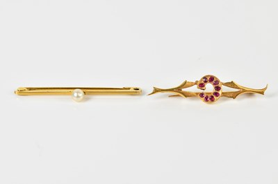 Lot 1262 - A 9ct yellow gold seed pearl bar brooch and a...