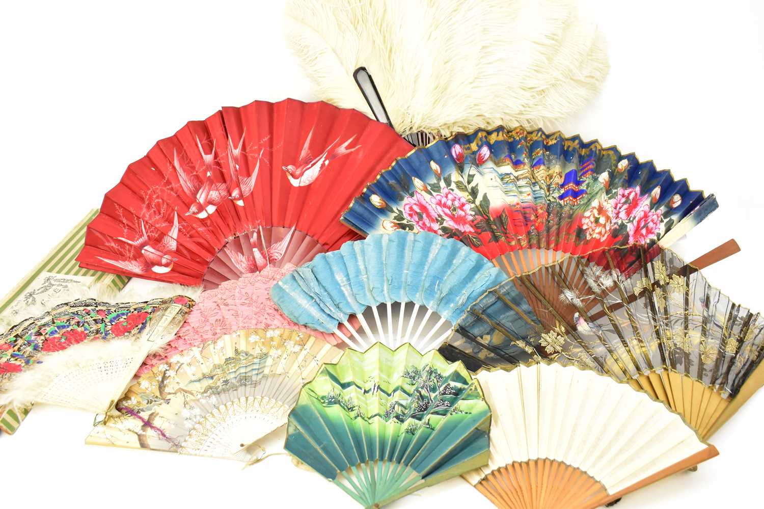 Lot 615 - Twelve vintage and antique fans of various...