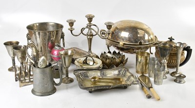 Lot 726 - A collection of assorted plated items...