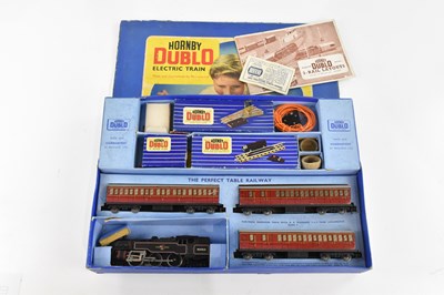 Lot 1046 - HORNBY DUBLO; an electric train set comprising...