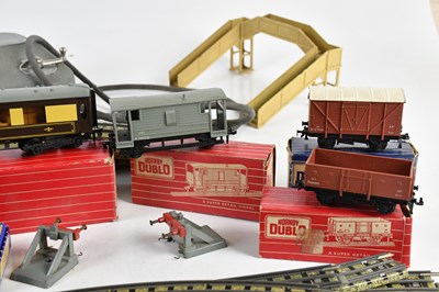 Lot 1028 - HORNBY DUBLO; a collection of OO gauge tenders,...