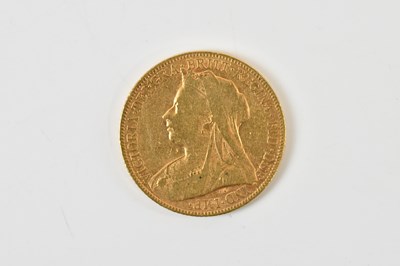 Lot 680 - A Victorian full sovereign, old head, 1900.