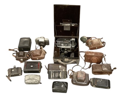 Lot 360 - A quantity of vintage cameras, including...