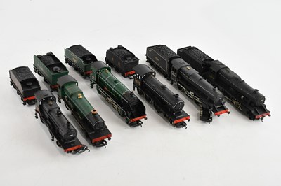 Lot 1037 - HORNBY; a collection of six OO gauge...