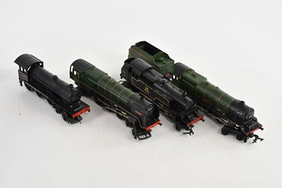 Lot 1047 - TRIANG; a collection of four OO gauge...