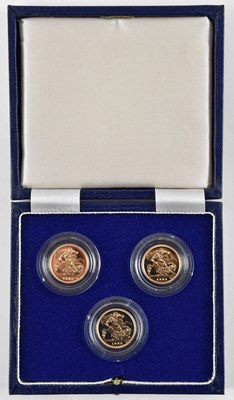 Lot 976 - A cased set of two Elizabeth II half...