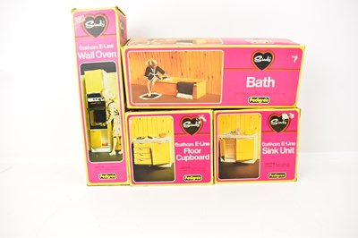 Lot 318 - SINDY; four boxed home accessories by Pedigree...