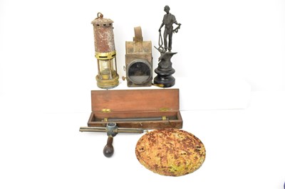 Lot 537 - Mixed collectibles including a miner's lamp, a...