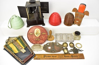 Lot 538 - Various collectibles and advertising items,...