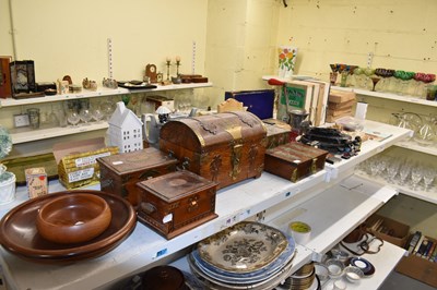 Lot 349 - A small quantity of collectors' items...