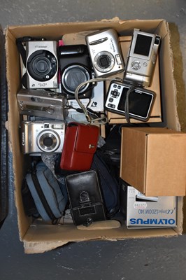 Lot 345 - A large quantity of digital and vintage...
